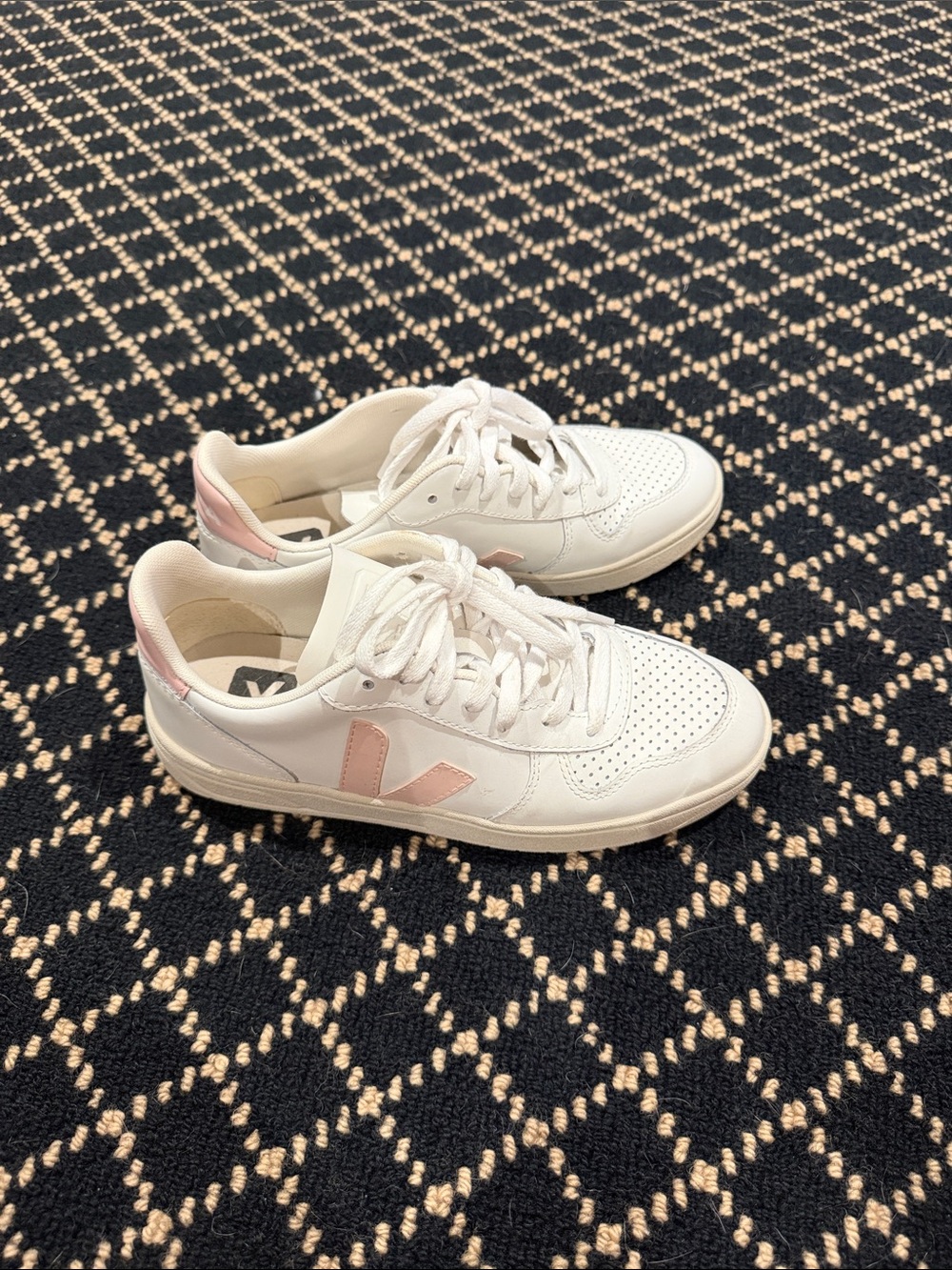 Veja White Sneakers with Pale Pink V Detail